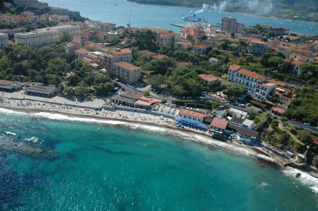Hotel Crystal Portoferraio Exterior foto